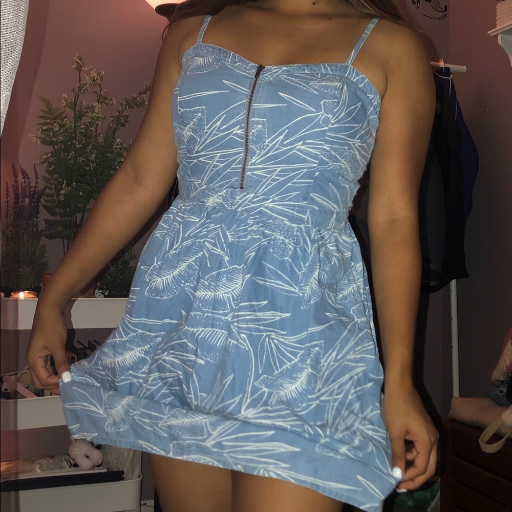 leaf patterned vans zip up dress